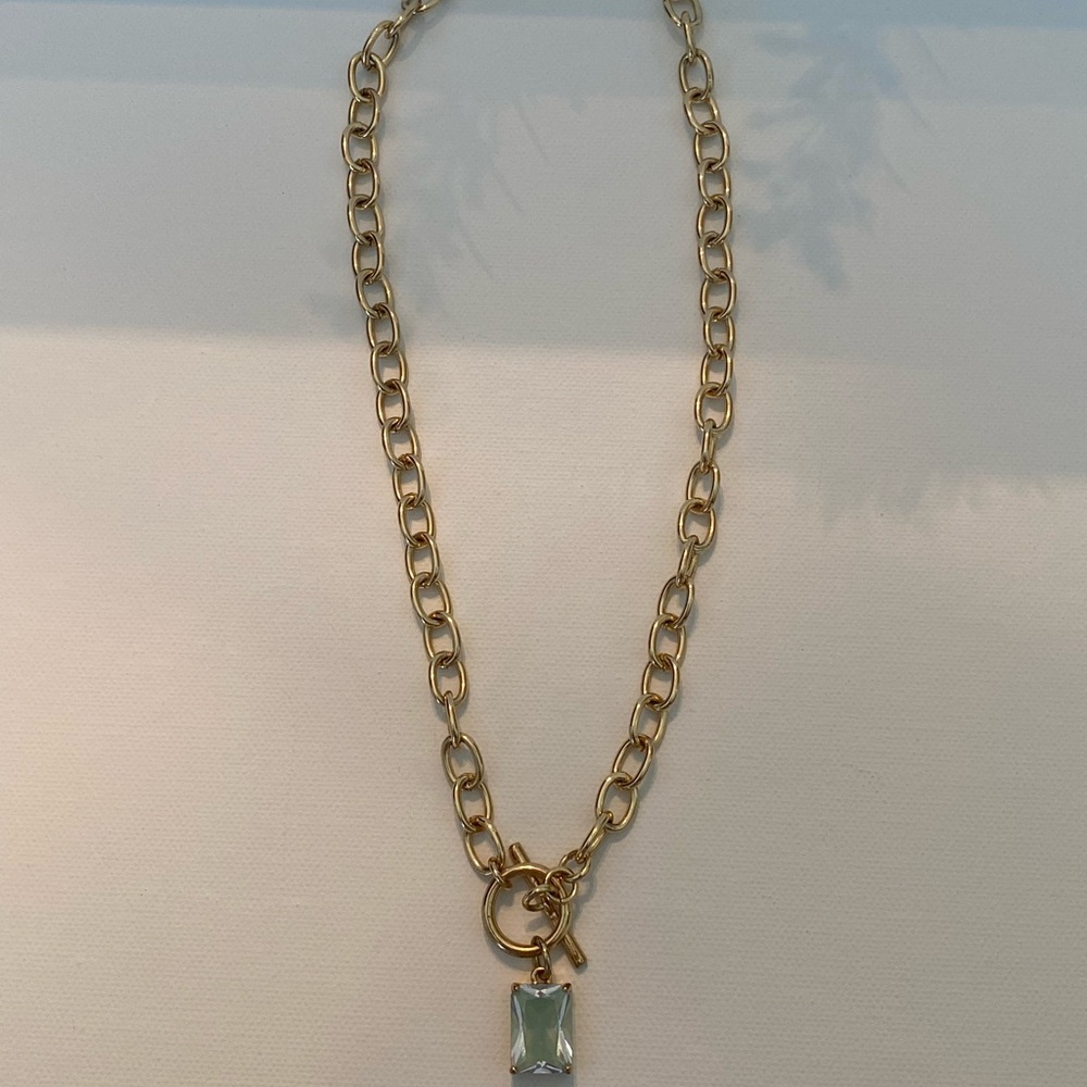 Elegant Gold Chain Necklace with Aqua/Green Pendant